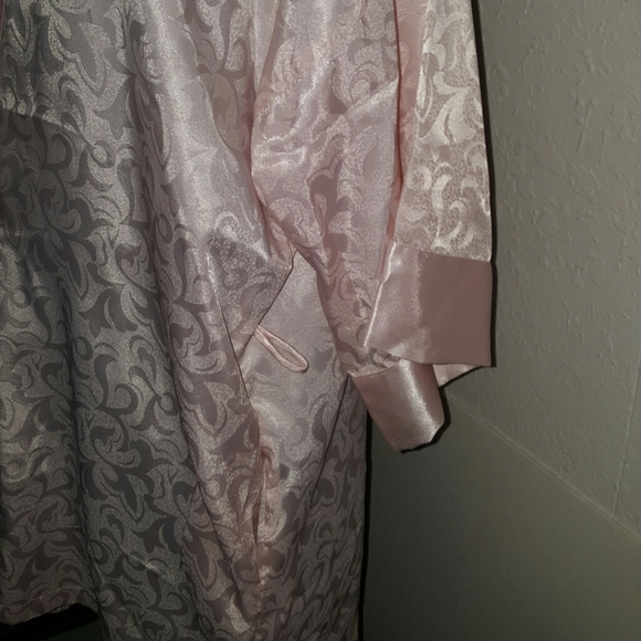 Victoria Secret Vintage Pink Lingerie Robe - Picture 7 of 7